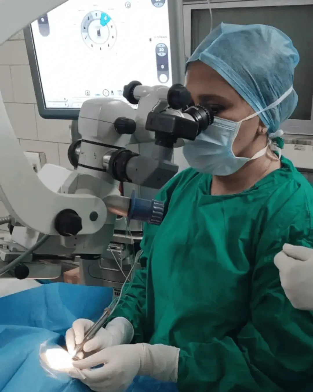 Eye specialist advanced surgery